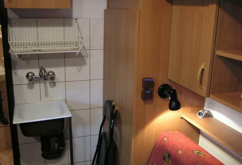 פנסיון A Kawalerka Mała Halczyna 9 Do Centrum 6 Przystanków