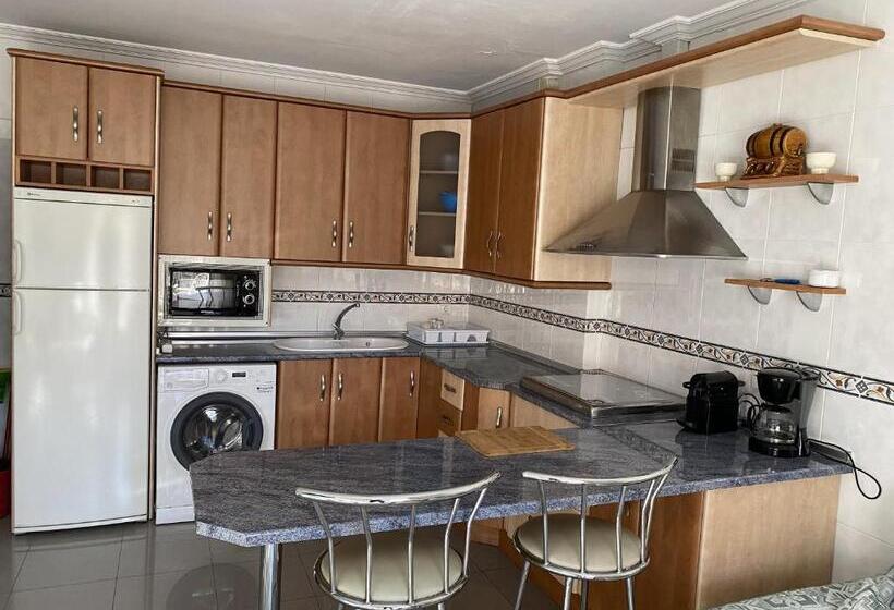 بنسيون Villa Caniles