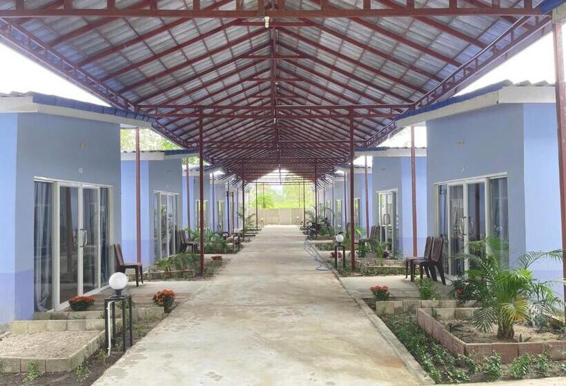 אתר נופש Scarlet Sails Bungalow