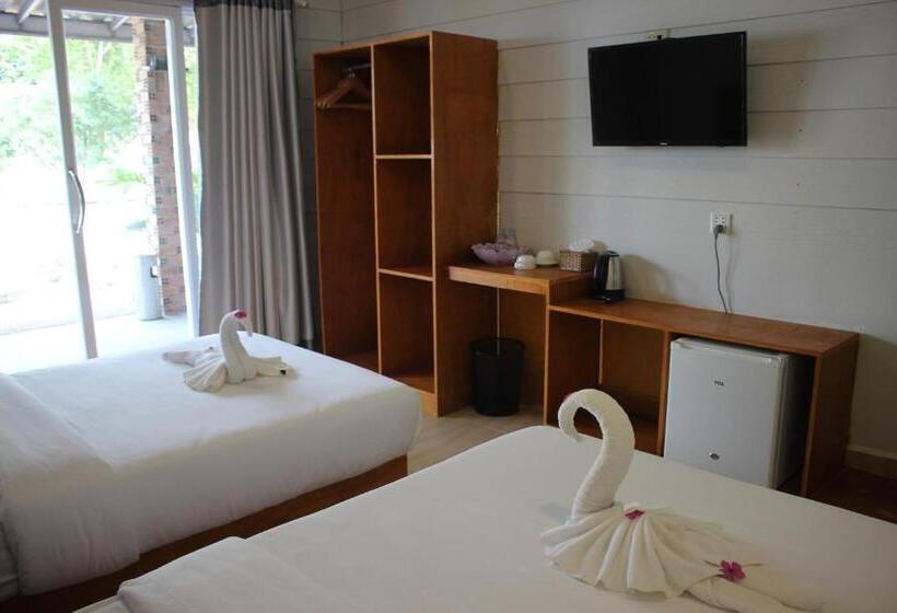 אתר נופש Scarlet Sails Bungalow