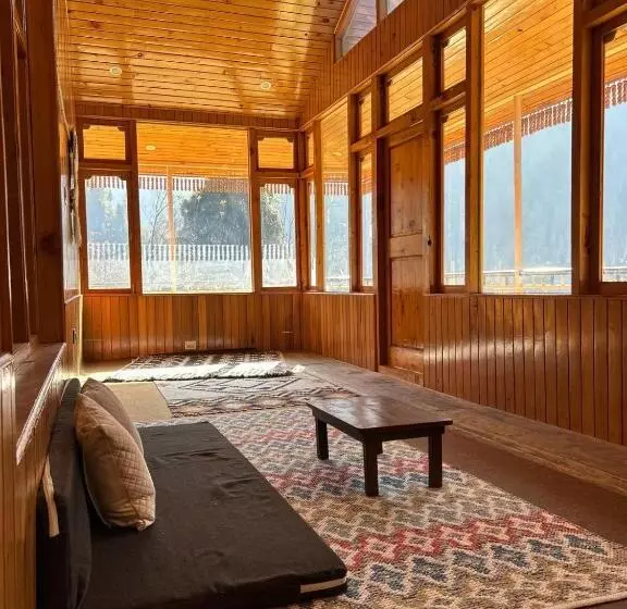 Aamiaismajoitus (B&B) The Offbeat Chalet