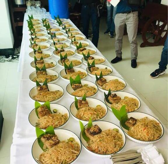 Endless Summer Hotel Baler