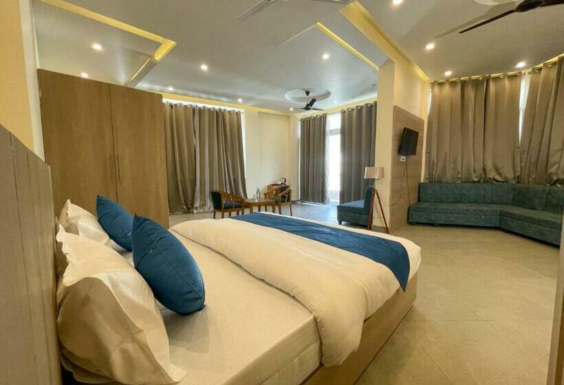 Tripli Hotels Ayushman Retreat