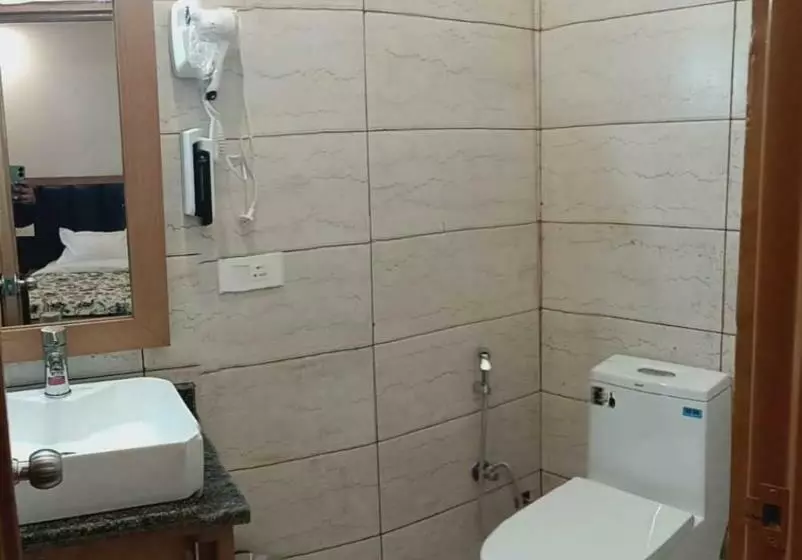 Tripli Hotels Ayushman Retreat