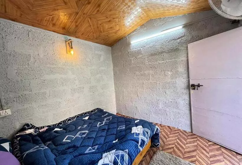 ホテル Kasol Jungle Retreat