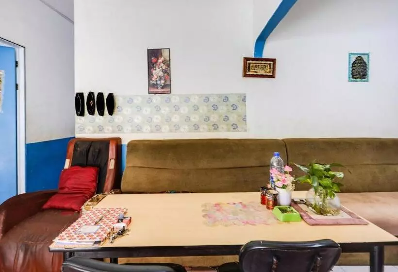 Hotelli Spot On 92053 Bagus Stay