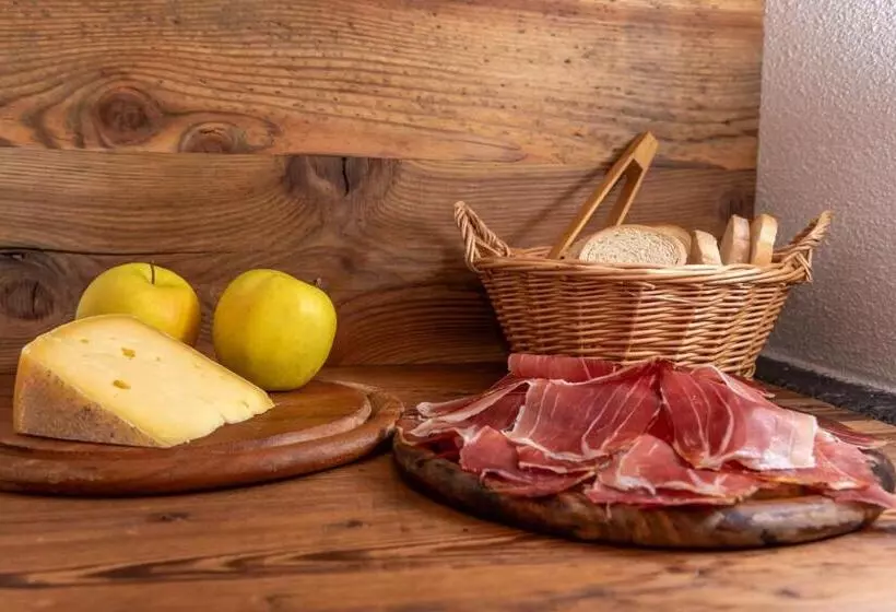 Majatalo B&b El Lares   B&b L Avez