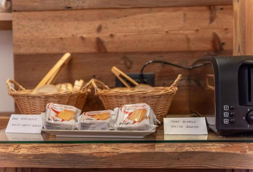 פנסיון B&b El Lares B&b L Avez