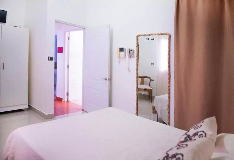 پانسیون Hostal Mamà Mambò Zona Colonial