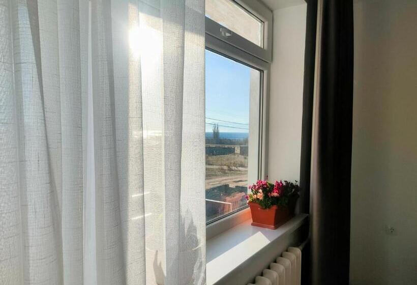 پانسیون The Lake Townhouse