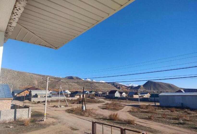 پانسیون The Lake Townhouse