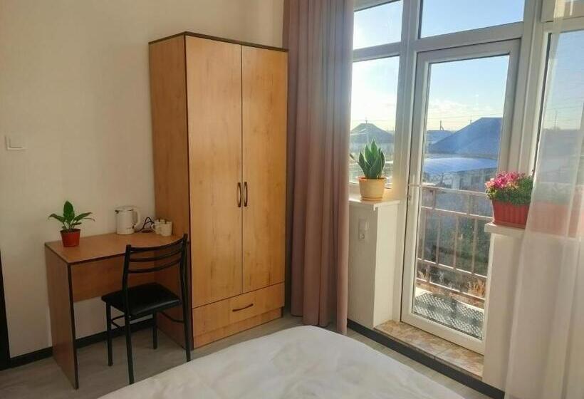 پانسیون The Lake Townhouse