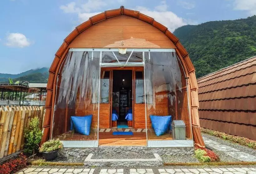 ペンション The Polumb Garden Bedugul