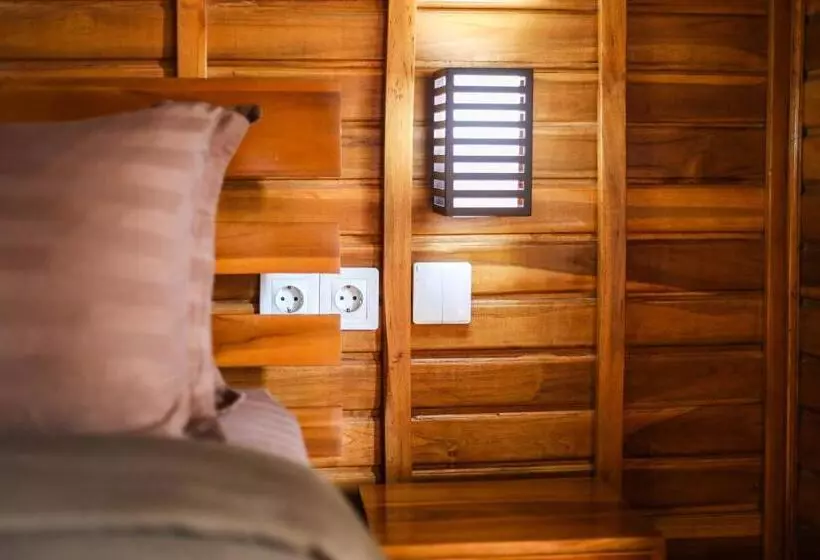 ペンション The Polumb Garden Bedugul