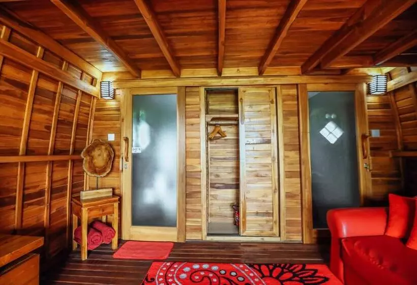 ペンション The Polumb Garden Bedugul