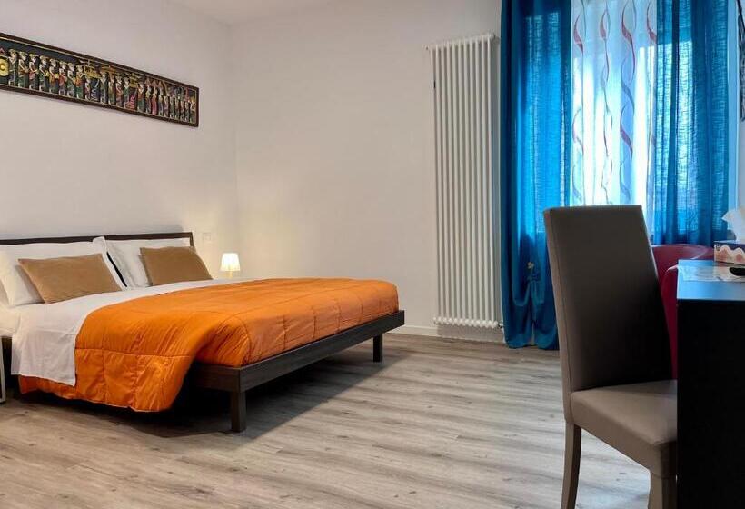 پانسیون Verona Rooms 109