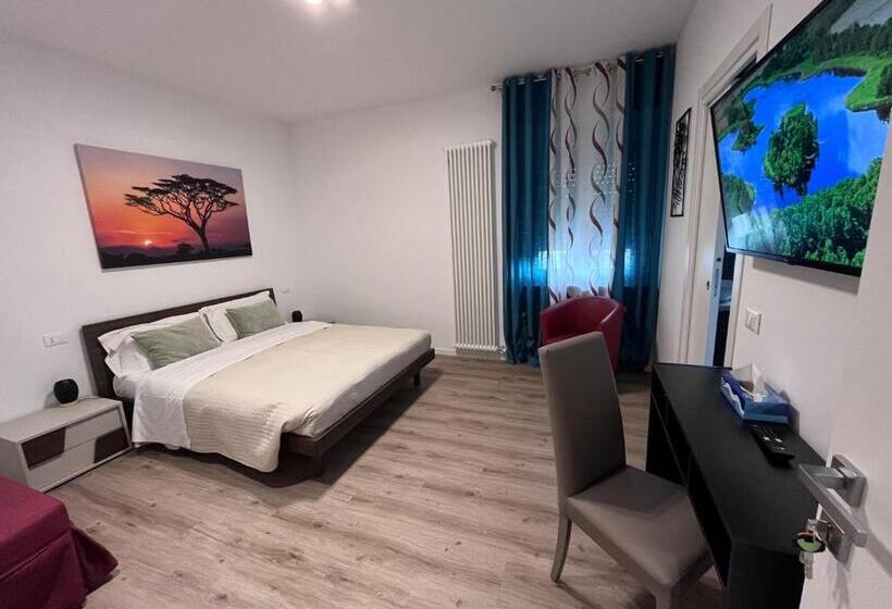 پانسیون Verona Rooms 109