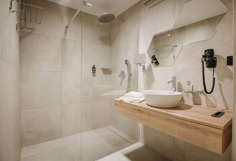 Rm Hotel Wellness&congress