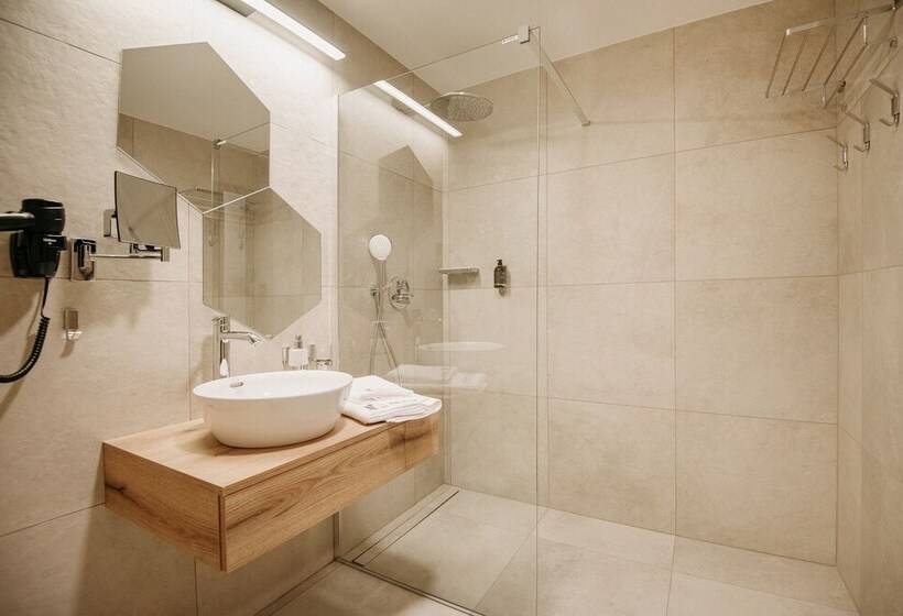 Rm Hotel Wellness&congress