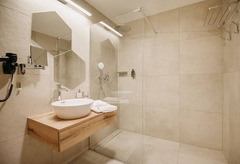 Rm Hotel Wellness&congress