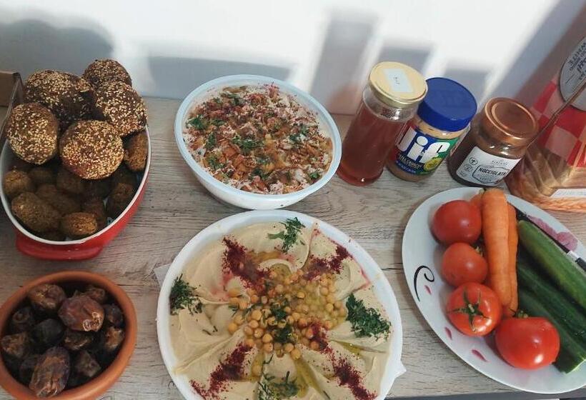 هاستل Mango Haus