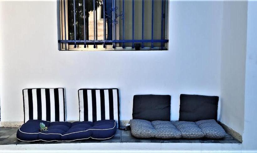 هاستل Mango Haus