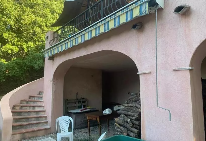 Aamiaismajoitus (B&B) Le Mas Des Cabris