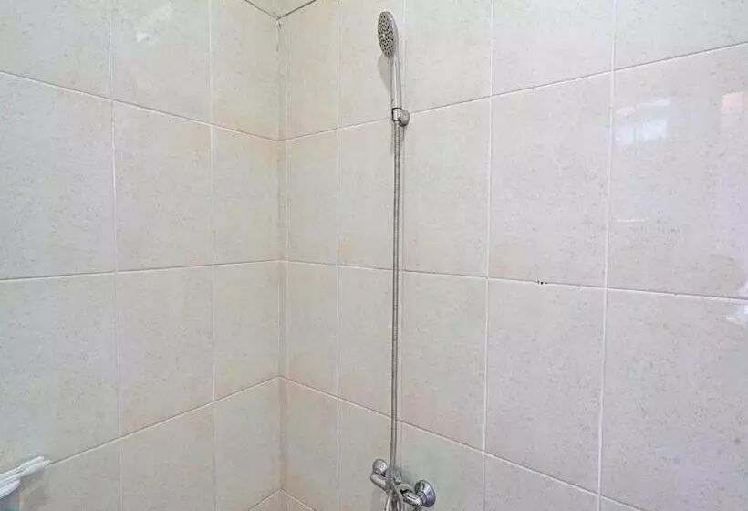 Hotelli Oyo 92023 Singgasana Cipelah Syariah