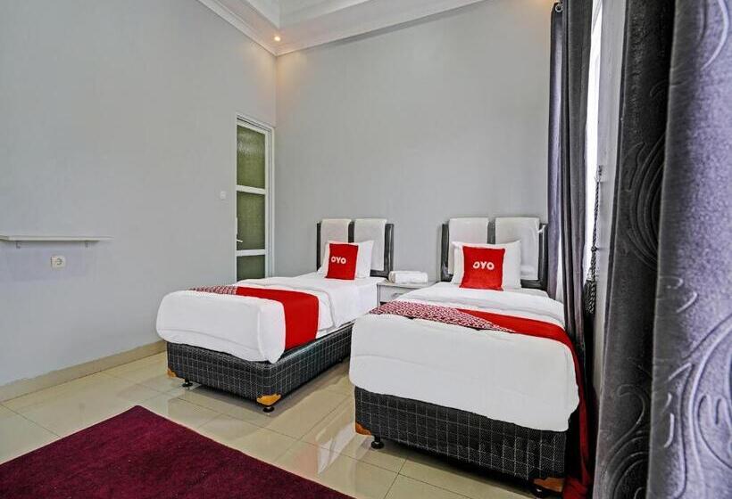 Hotel Oyo 92023 Singgasana Cipelah Syariah