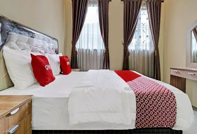 Hotelli Oyo 92023 Singgasana Cipelah Syariah