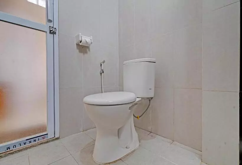 Hotelli Oyo 92023 Singgasana Cipelah Syariah