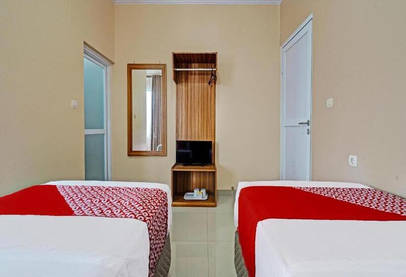 Hotel Oyo 92023 Singgasana Cipelah Syariah