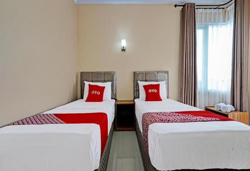 Hotel Oyo 92023 Singgasana Cipelah Syariah