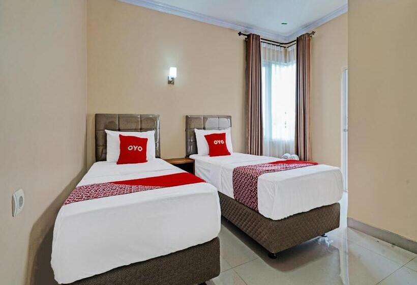 Hotel Oyo 92023 Singgasana Cipelah Syariah