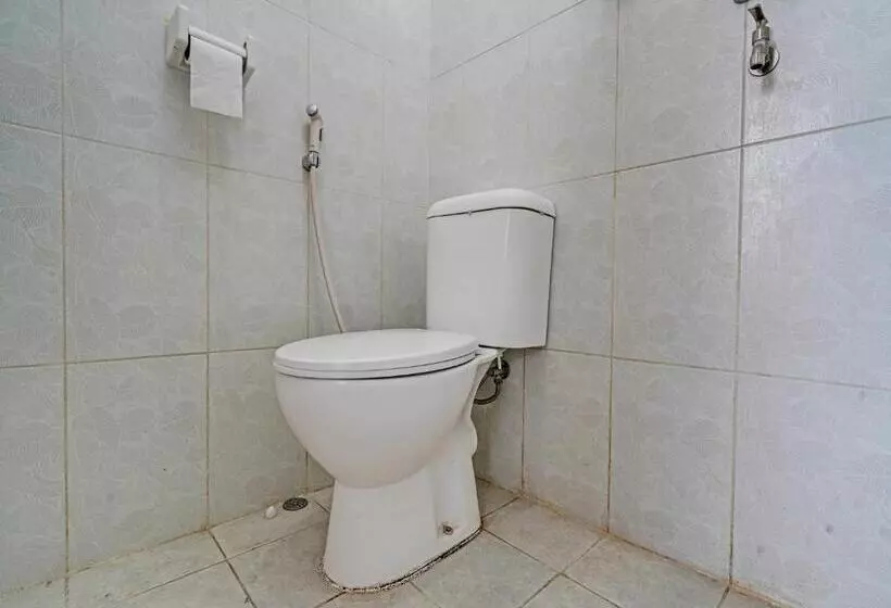 Hotelli Oyo 92023 Singgasana Cipelah Syariah