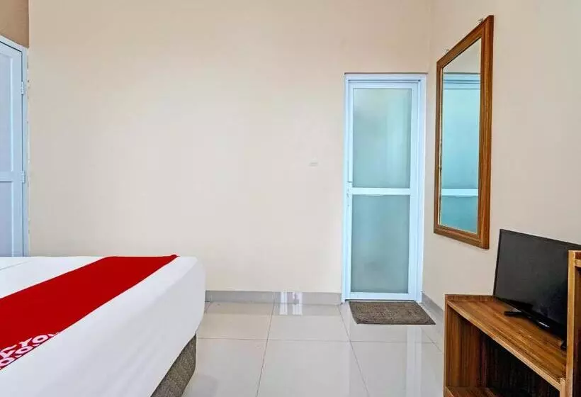 Hotelli Oyo 92023 Singgasana Cipelah Syariah