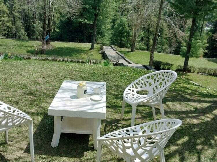 هتل Pahalgam Woods