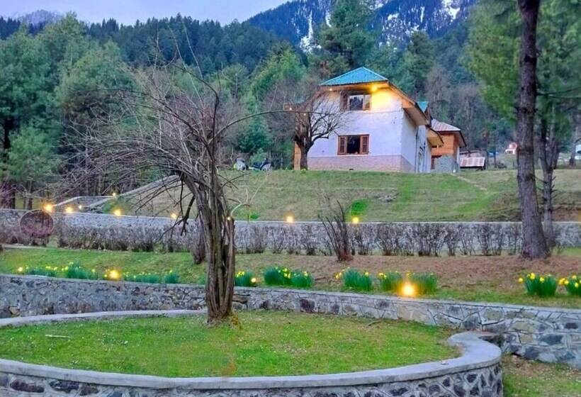 هتل Pahalgam Woods