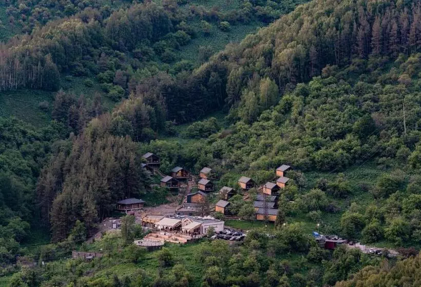 هتل Qazaq Auyl Eco