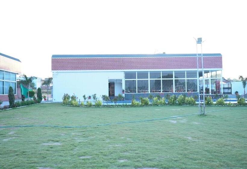 Hotel The Kamoda Resort