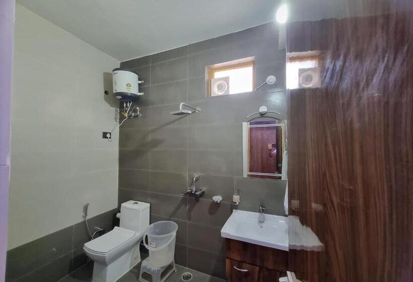 فندق The White Mountaina