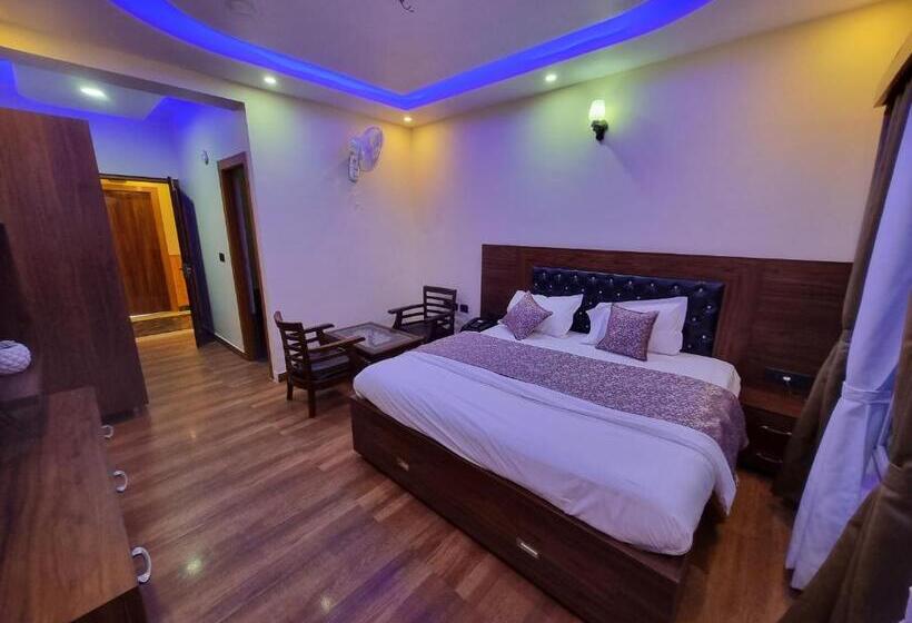 فندق The White Mountaina