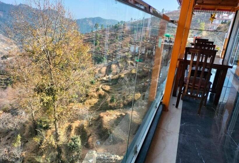 فندق The White Mountaina