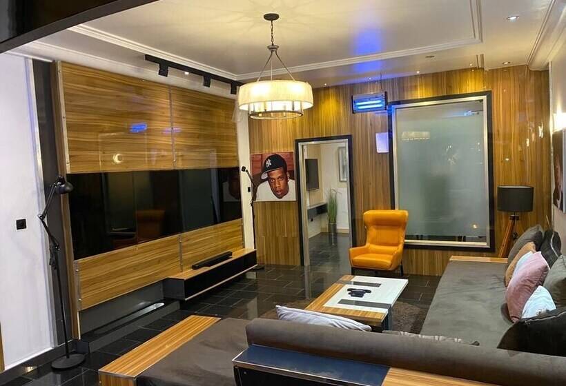 پانسیون De Loccville Place