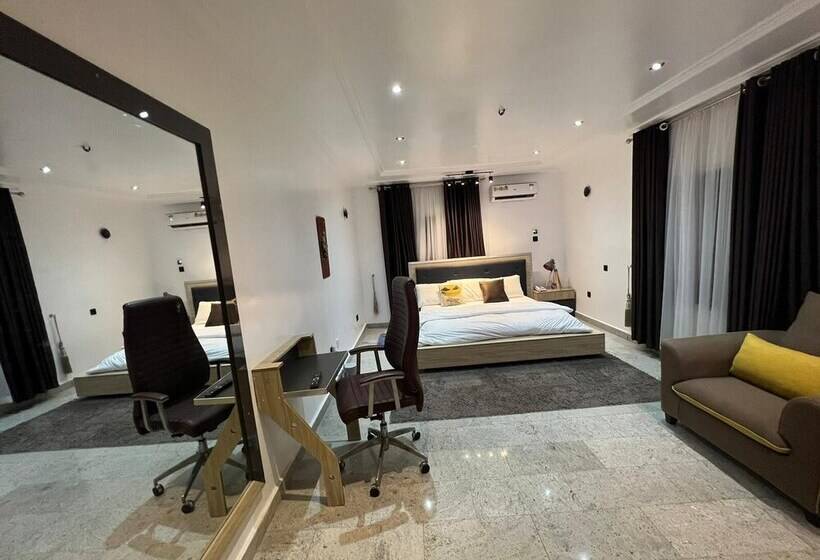 پانسیون De Loccville Place