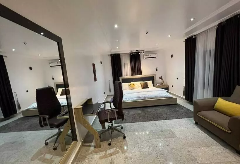 پانسیون De Loccville Place