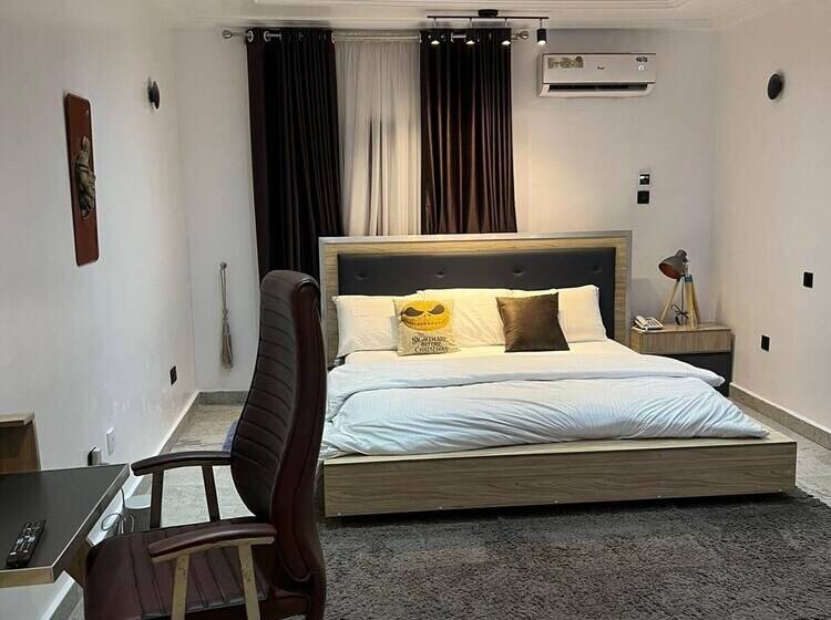 پانسیون De Loccville Place