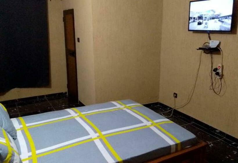 پانسیون Studio 2 Climatisé Et Ventilateur Plafonnier Et Wifi Gratuit A 6 Nuitees De Reservation