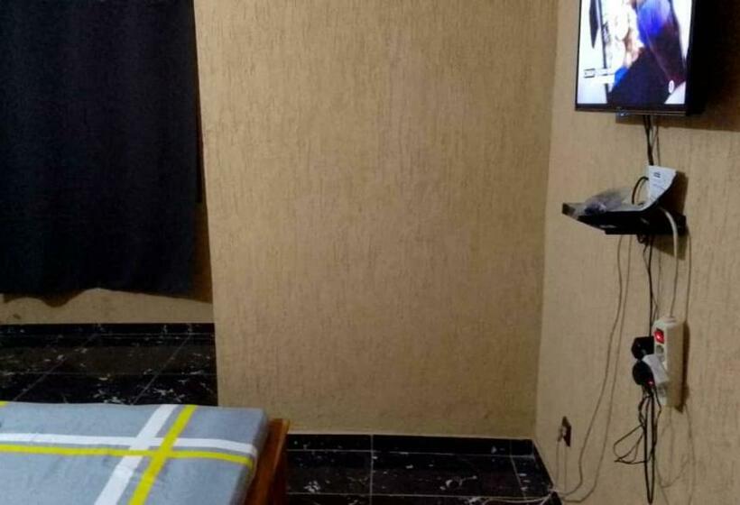 پانسیون Studio 2 Climatisé Et Ventilateur Plafonnier Et Wifi Gratuit A 6 Nuitees De Reservation