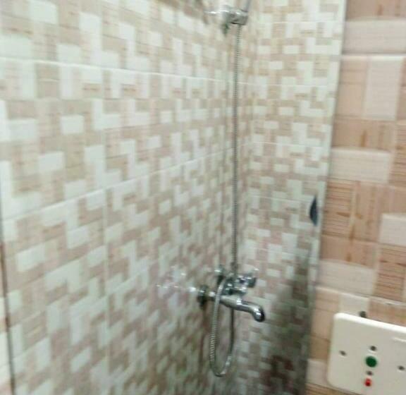 پانسیون Studio 2 Climatisé Et Ventilateur Plafonnier Et Wifi Gratuit A 6 Nuitees De Reservation